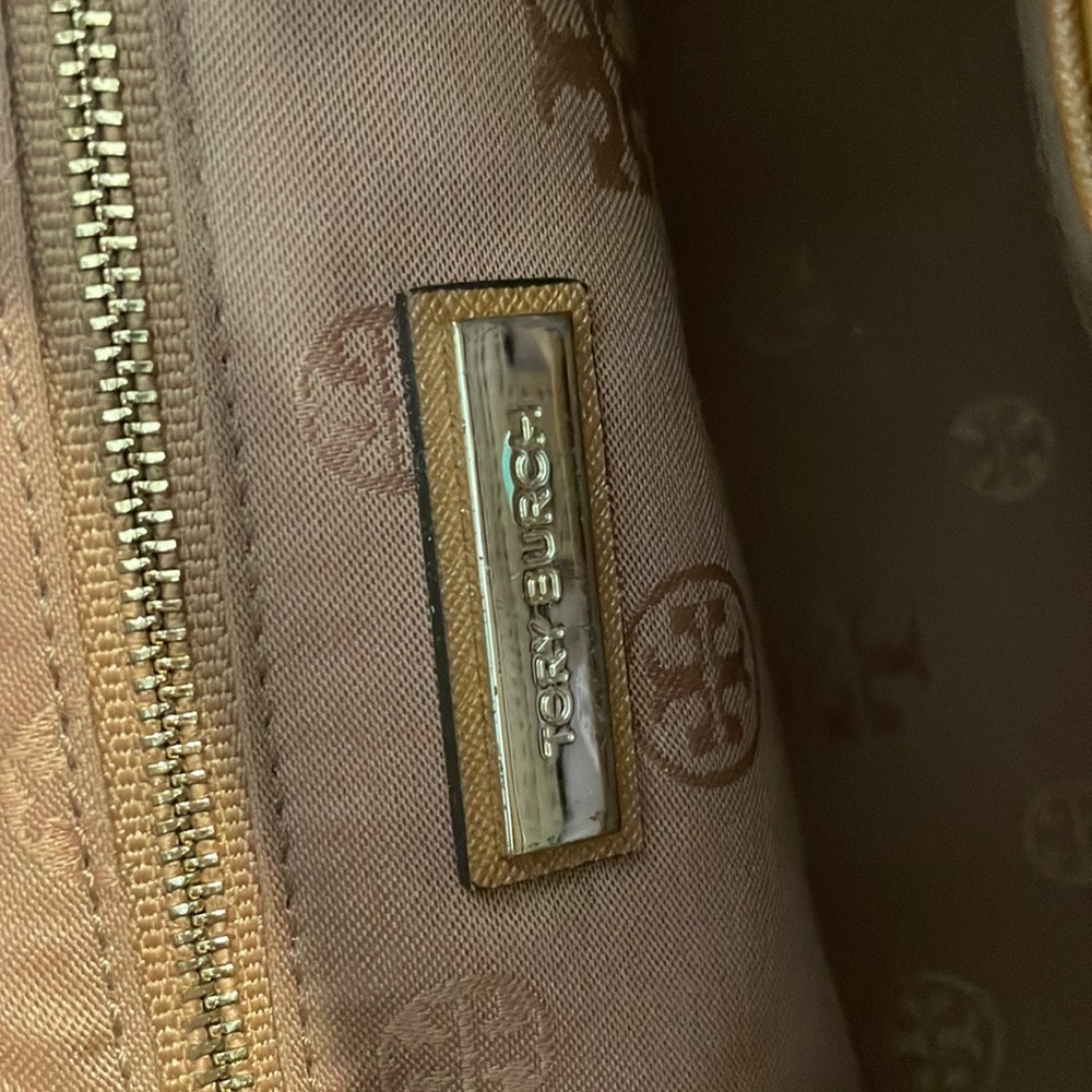 Tory Burch Leather Purse ๐ - Picture 11 of 14